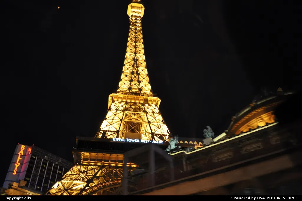 Las vegas strip. Paris hotel