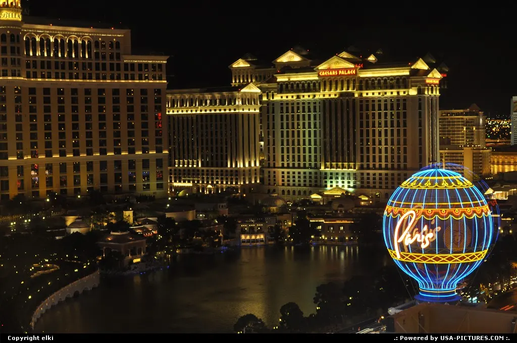 Las vegas strip, View of the belagio and paris sign from the PH (planet holywood) hotel