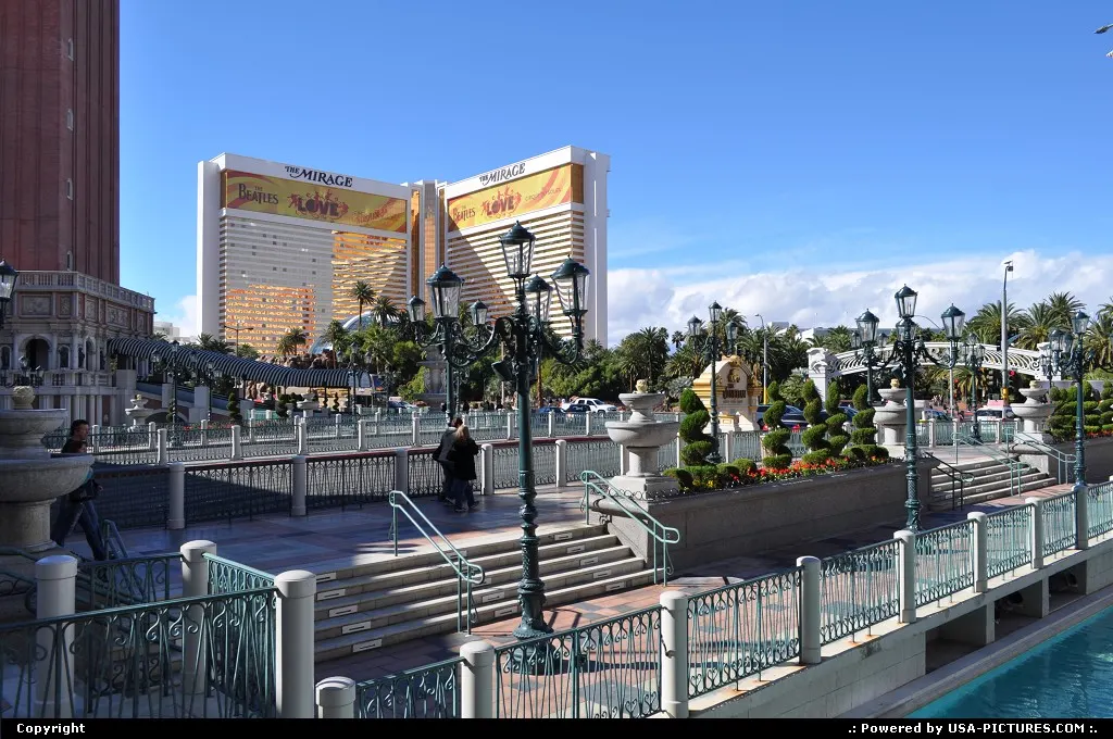 Las Vegas Strip under a great weather, during my last visit in fall 2010.