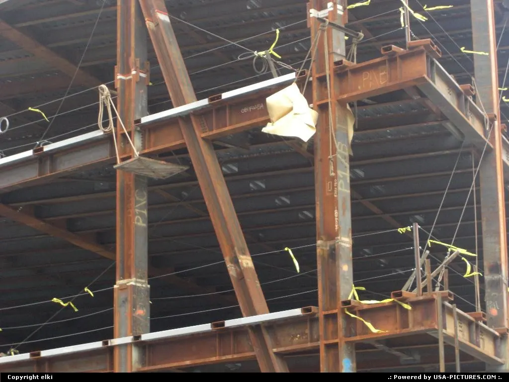 new york damaged building during 11 september 2001 events