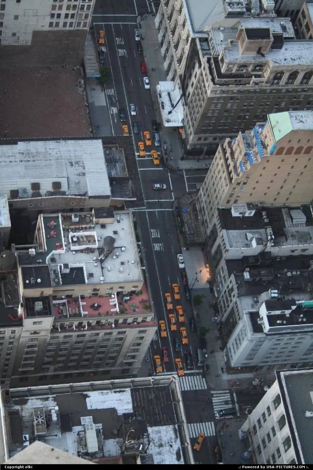 Street view ... and yellow cabs !!