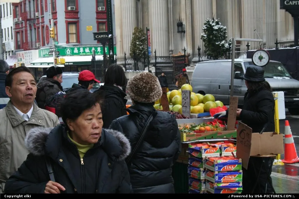 Chinatown afluence in the middle of the morning.