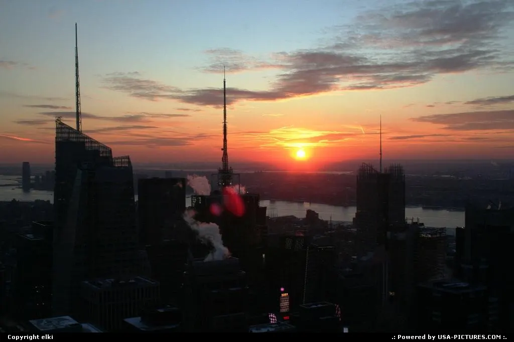 New York Manhattan sunset from the Rockfeller Center (top of the rock)
