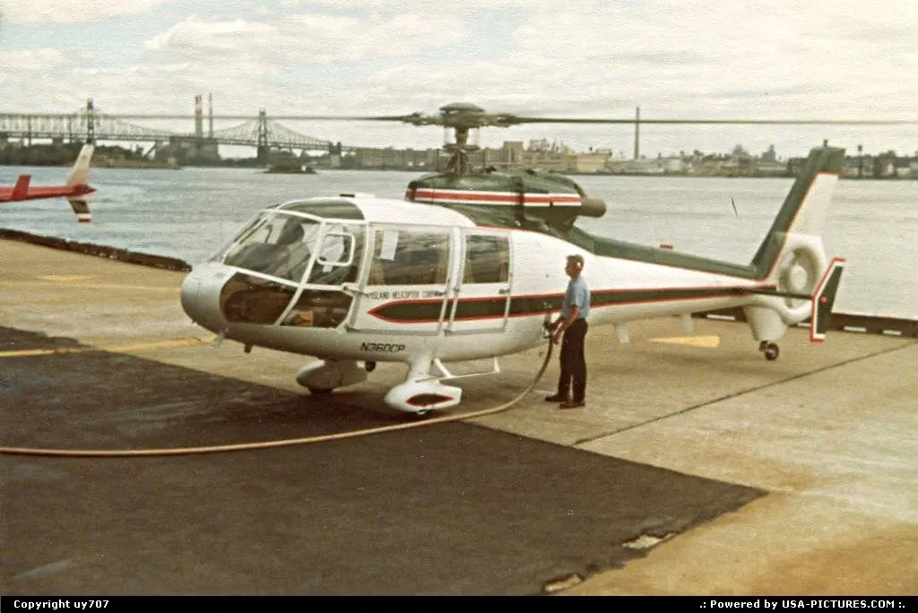 Transition on the helipad Island helicopters' way.
