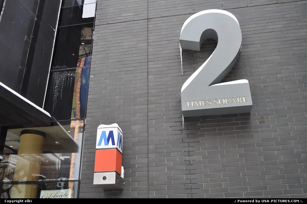 It's cold this morning in times square !!