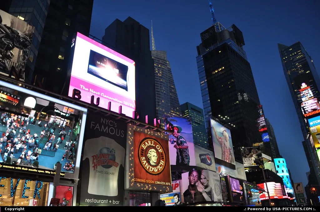 Love the color palette in Times Square by evening.