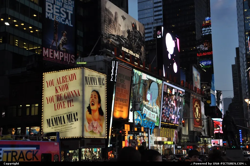 Tonight is show time at Times Square - Well, it is everyday anyway :)