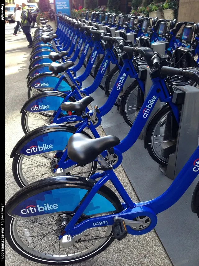 ride new York city on bike.
