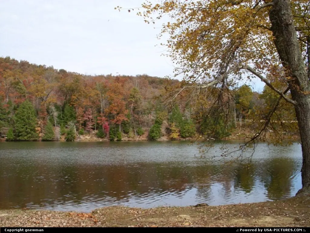 Roosevelt Lake in Shawnee State Forest