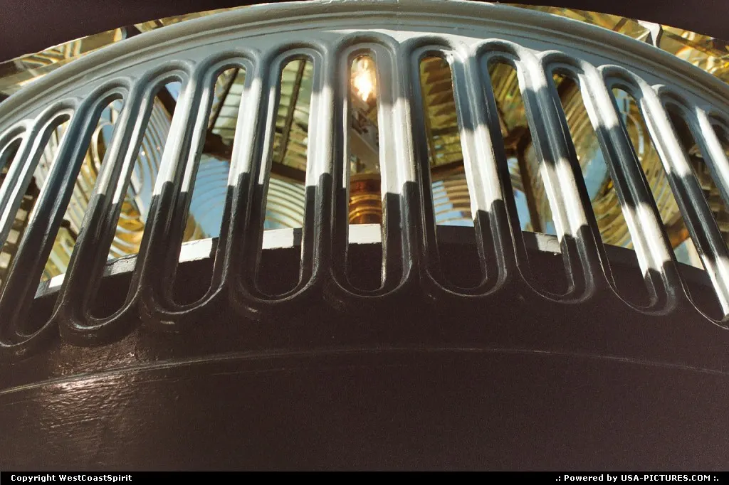 Heceta lighthouse: details of the lens