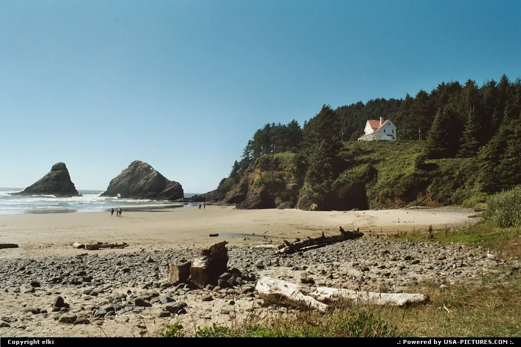 The beach at the bottom of Heceta Lighthouse