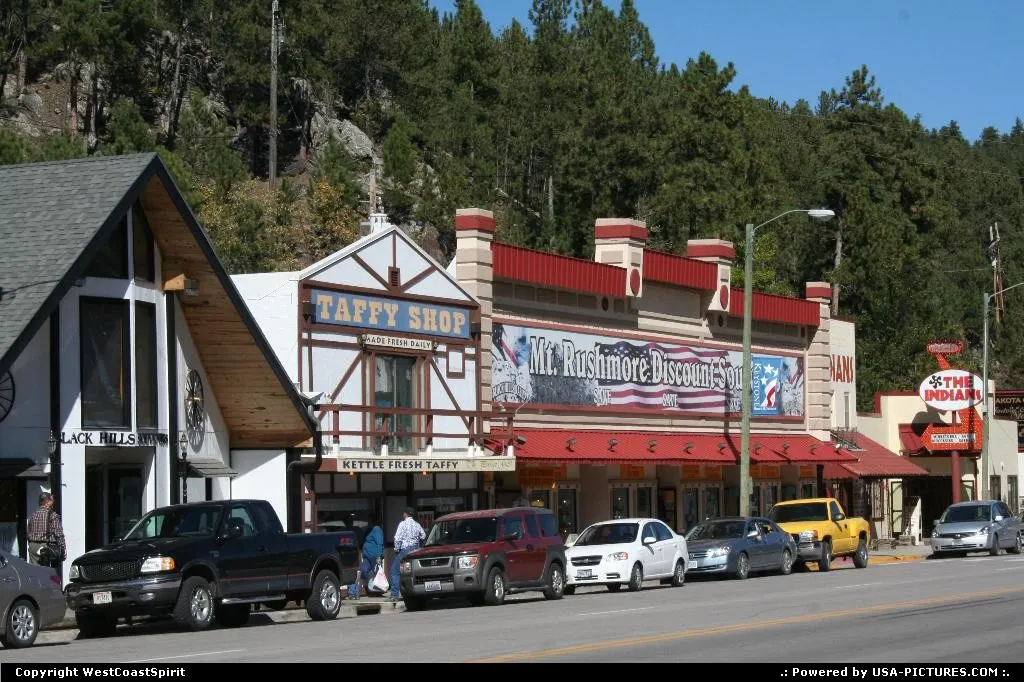 Keystone, main street with numerous retails and restaurants. Gateway to Mount Rushmore.