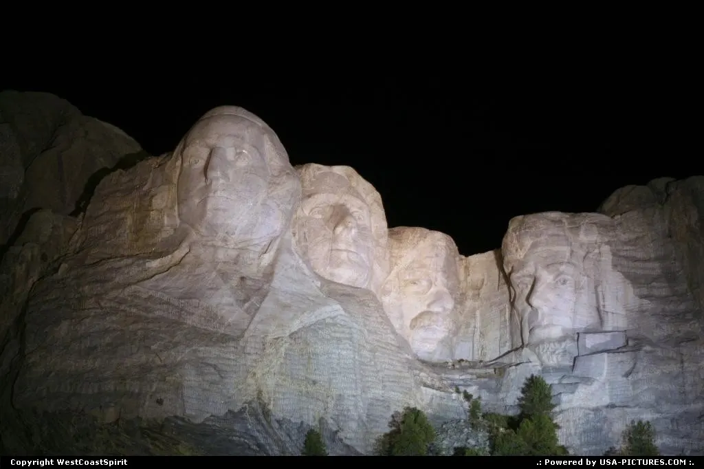 Mount Rushmore by night