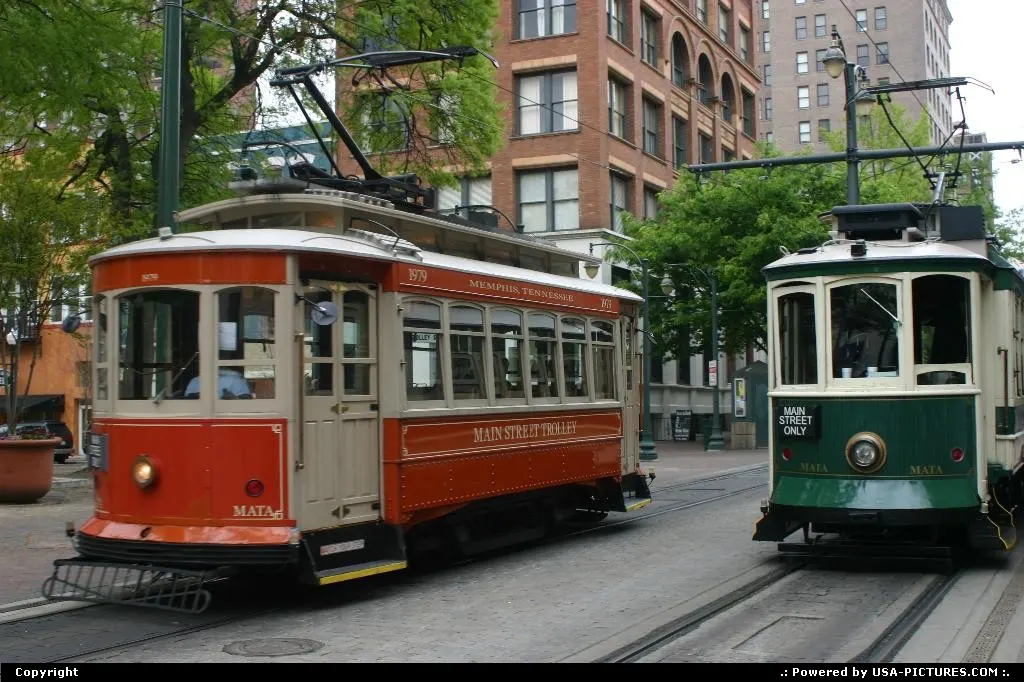 Trolley, downtown Memphis