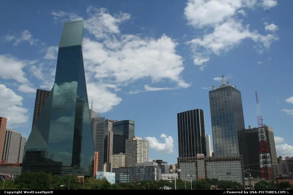 Amazing architecture in downtown Dallas. Note the gorgeous Wells Fargo tower, to the left