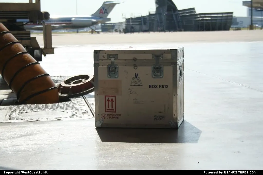 Maintenance tasks in AA hangar, DFW