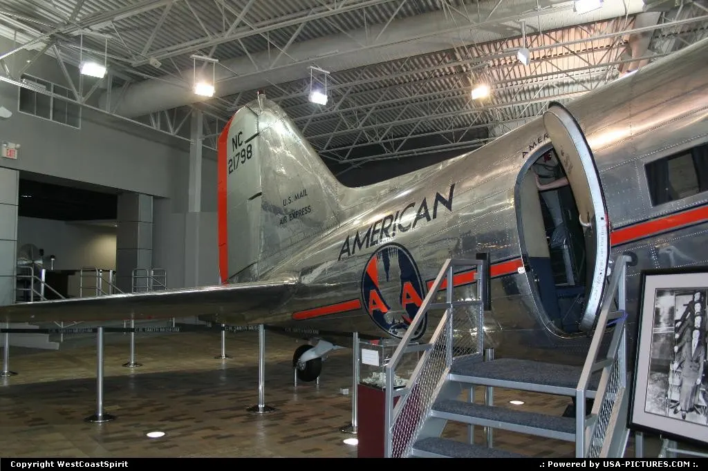 Beautiful Douglas DC-3 at the C.R.