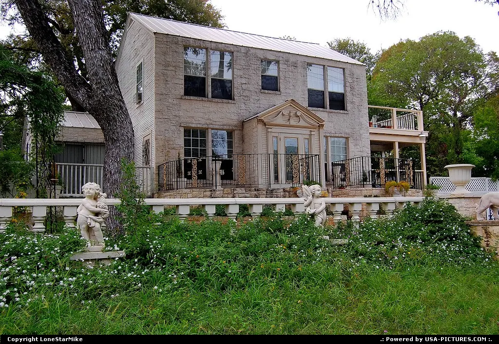 A mini-mansion on Bouldin Ave. Most of the other homes in this neighborhood are bungalows.