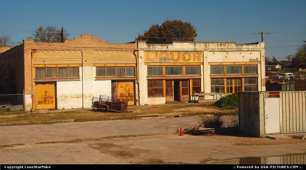 Liquor Store in Taylor, TX from Amtrak's Texas Eagle