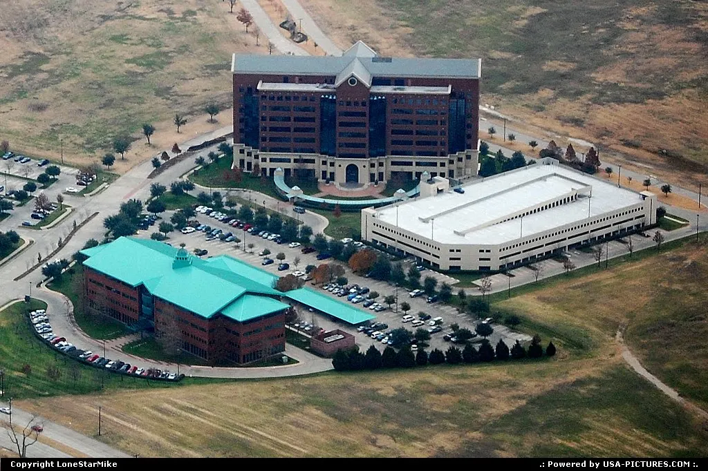 Hotel on approach to Dallas Love Field