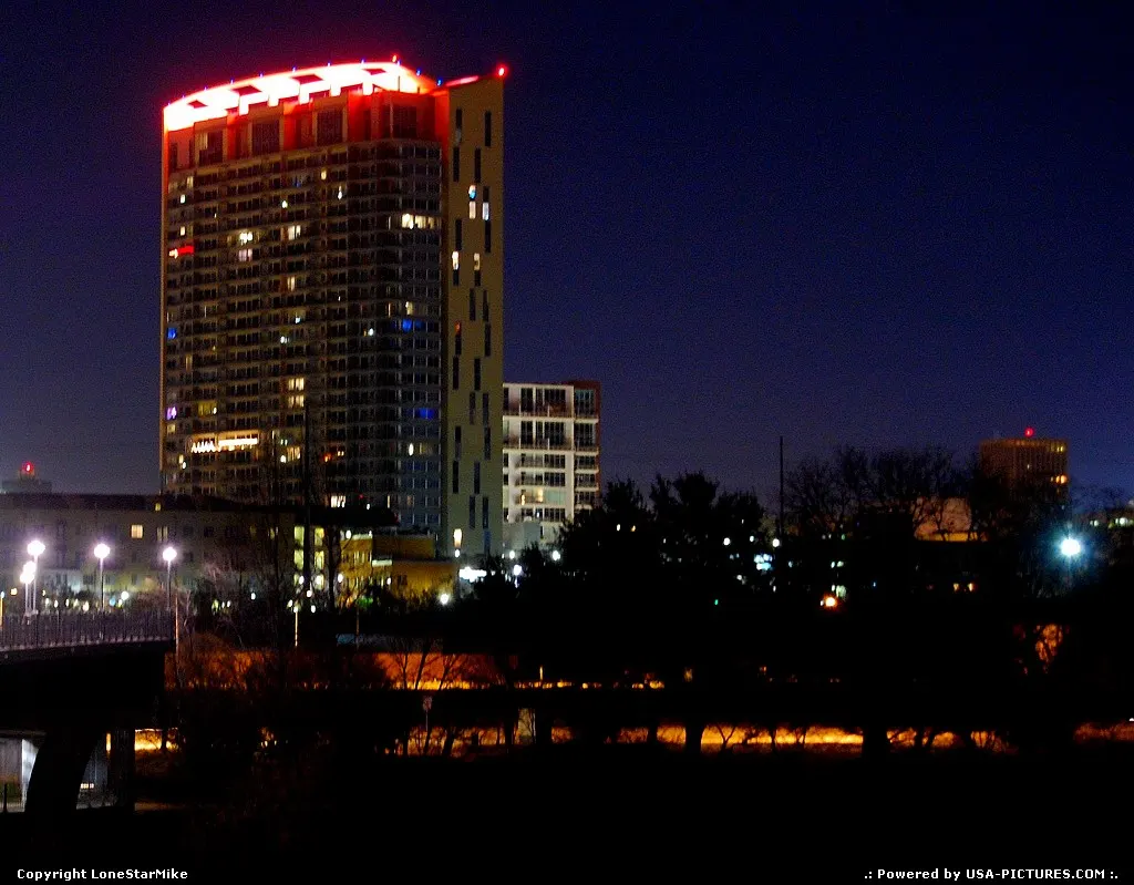 The Monarch Apartments - The crown has the ability to change colors
