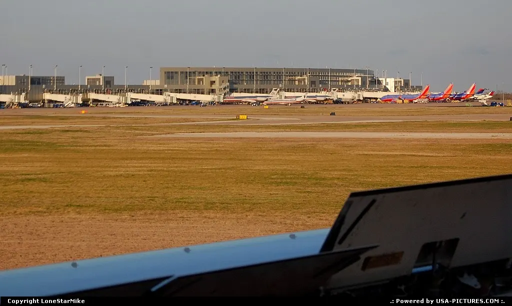 Landing at AUS - Austin Bergstrom International Airport