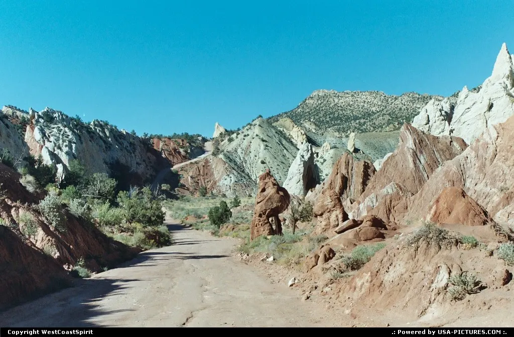 Cottonwood unpaved road, a link in the wilderness between Tropic (gateway to Bryce) and...