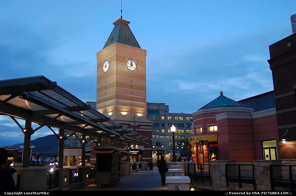 Clock Tower in Gateway Shopping Center - downtown Salt Lake City