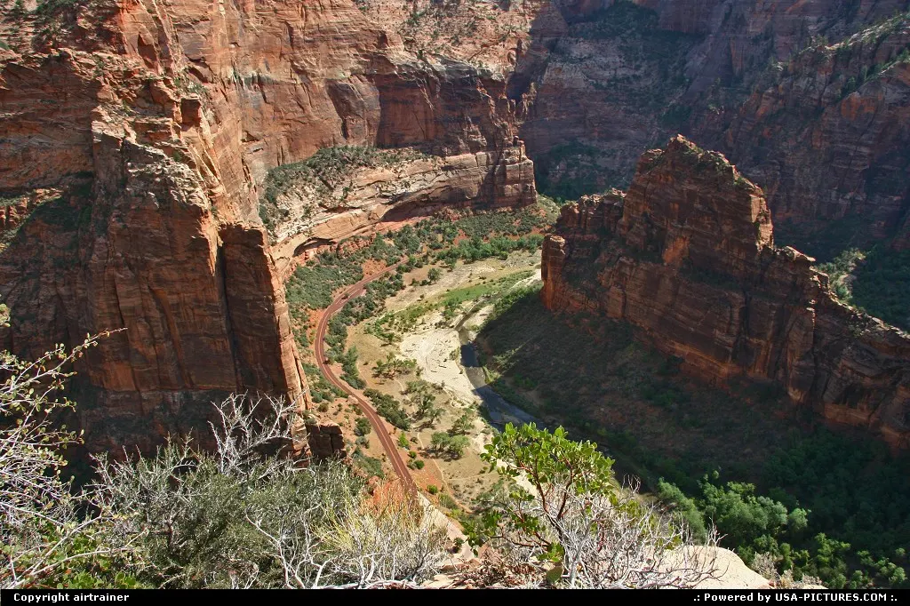 Zion National Park. Overview from Angels Landing trail, what a sight !