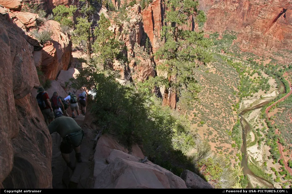 Angels Landing, a truly amazing and unforgettable hike !