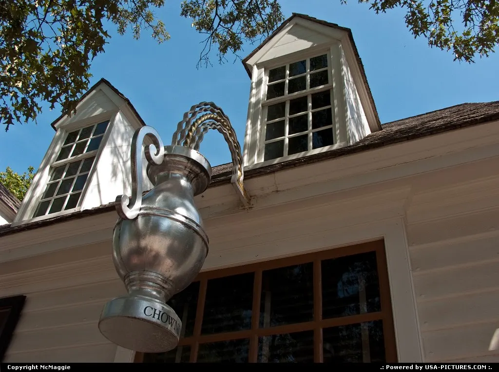 Sign at Chowning's Tavern, Duke of Gloucester Street, Colonial Williamsburg, Williamsbu...