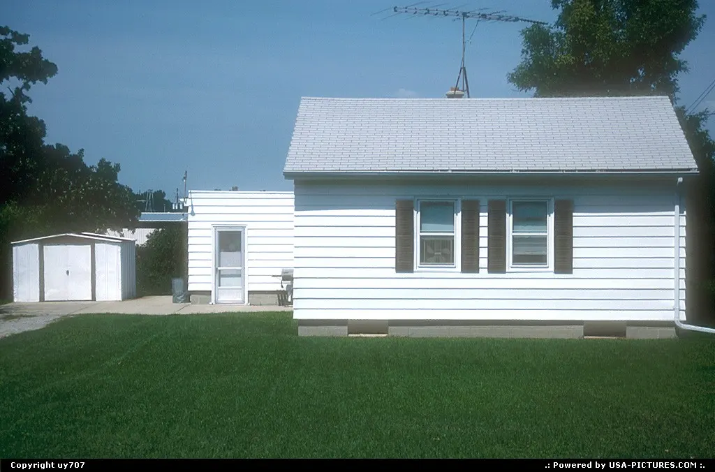 A congenial quintessentially North American house somewhere near Oshkosh.